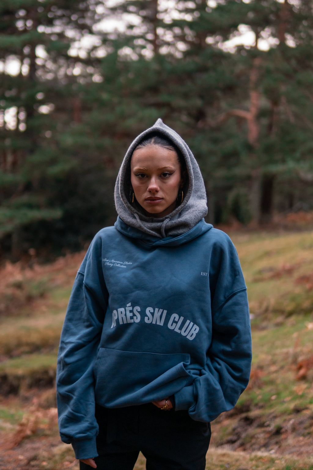 "APRÉS SKI CLUB” NAVY BLUE BOXY HOODIE UNISEX